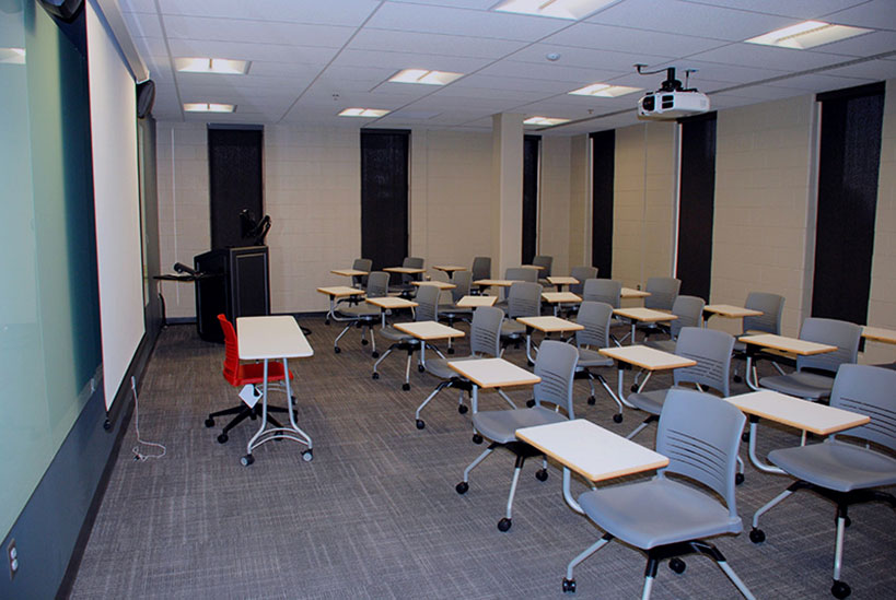 Empty Media Classroom (Budig 6)